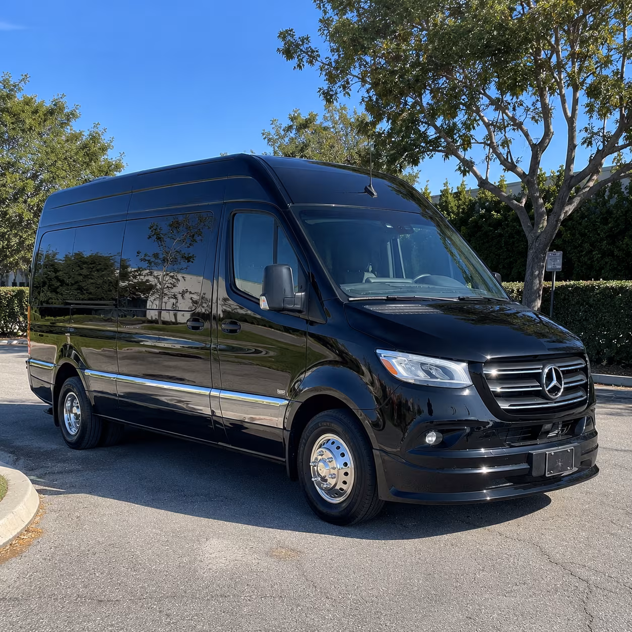 book a bus for your next airport transfer 1