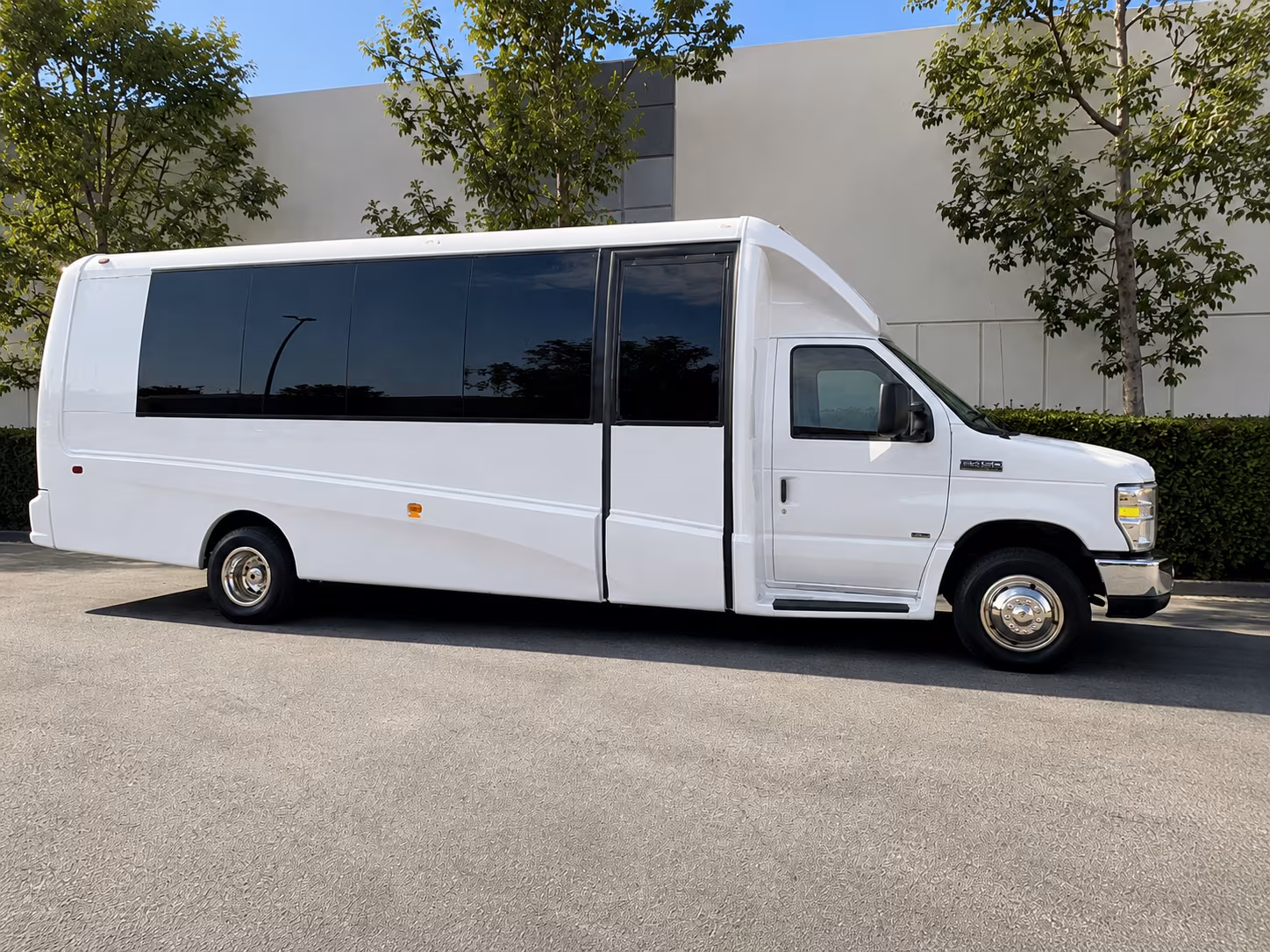 book a bus for your next wine tour 3