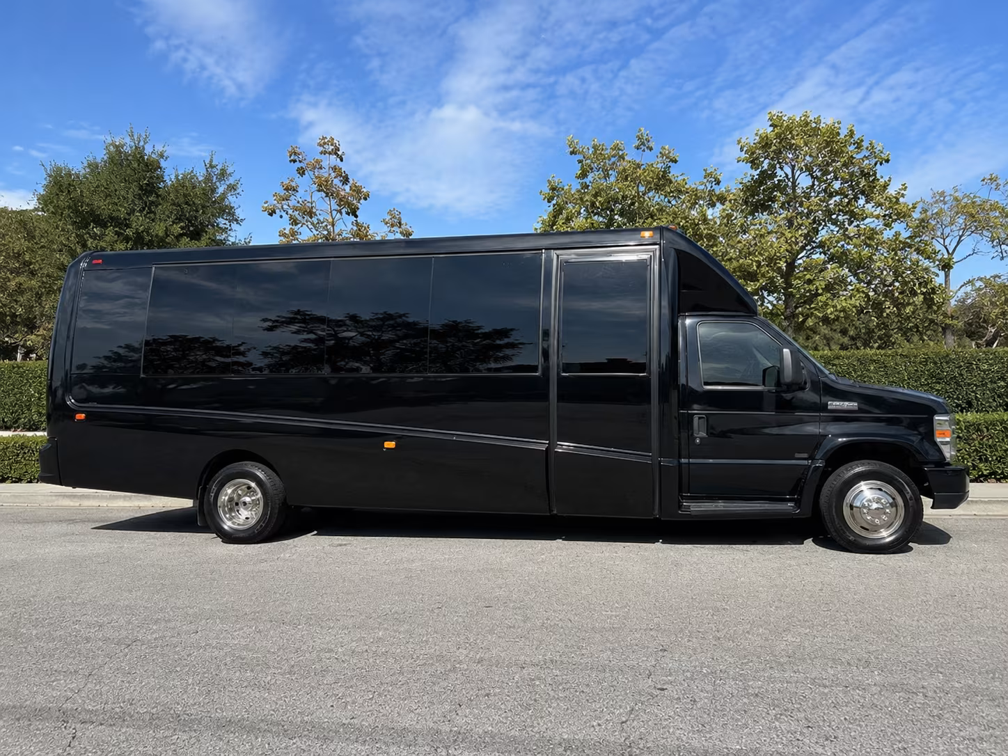 book a bus for your next wine tour 4
